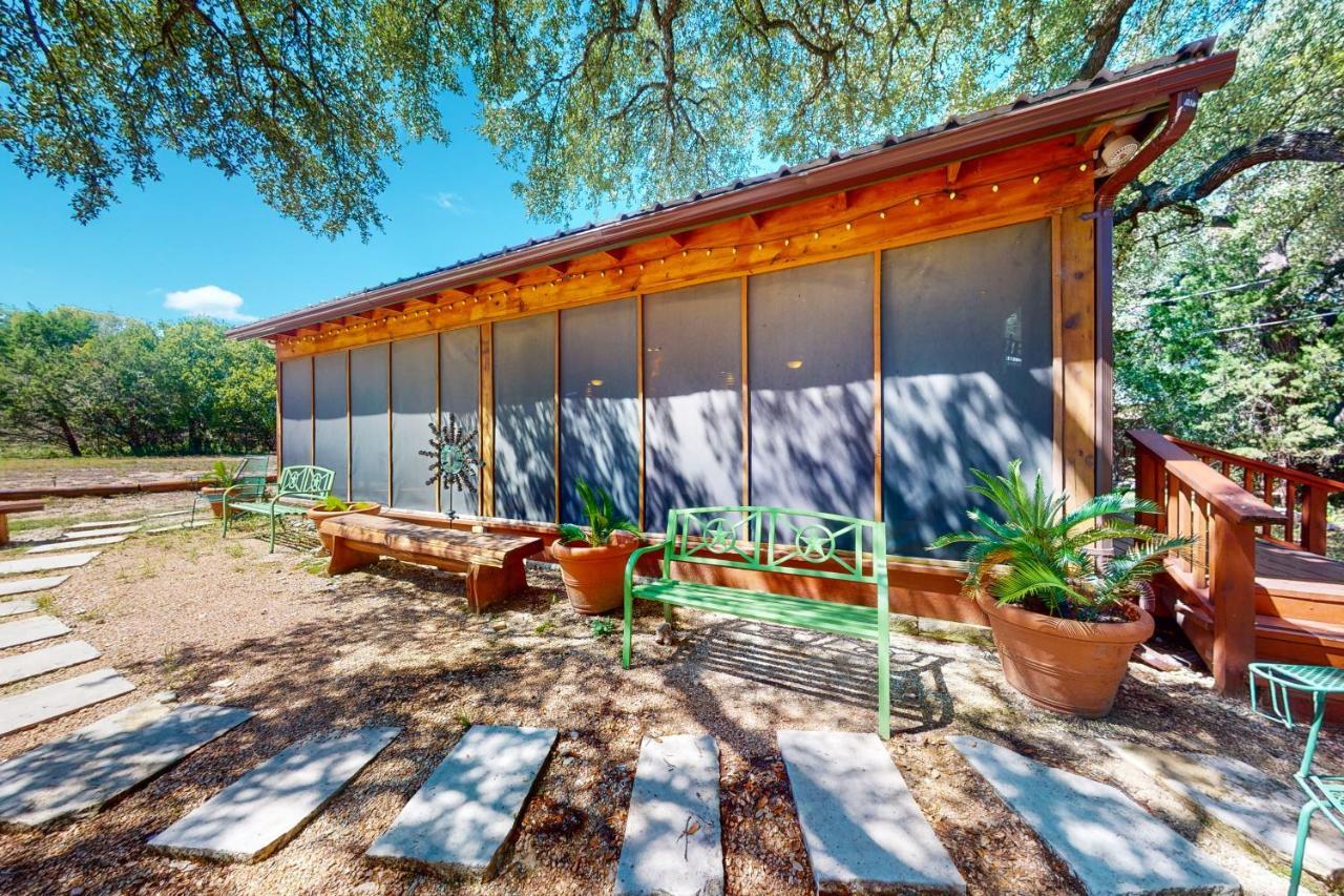 Cabin-Style Book House & Writing Barn Austin Oda fotoğraf
