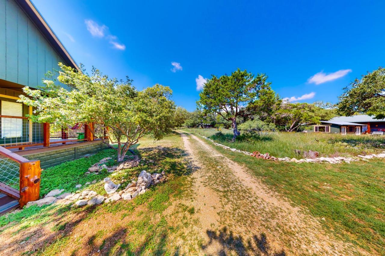 Cabin-Style Book House & Writing Barn Austin Oda fotoğraf