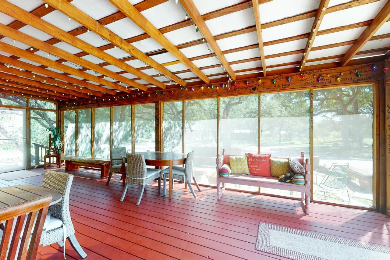 Cabin-Style Book House & Writing Barn Austin Oda fotoğraf